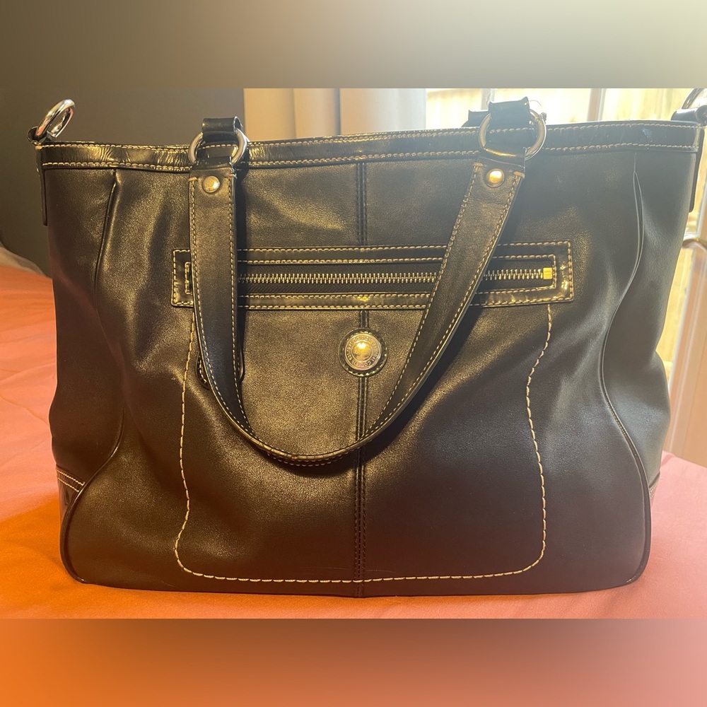 Coach large tote bag. Black. Exterior great condition.
